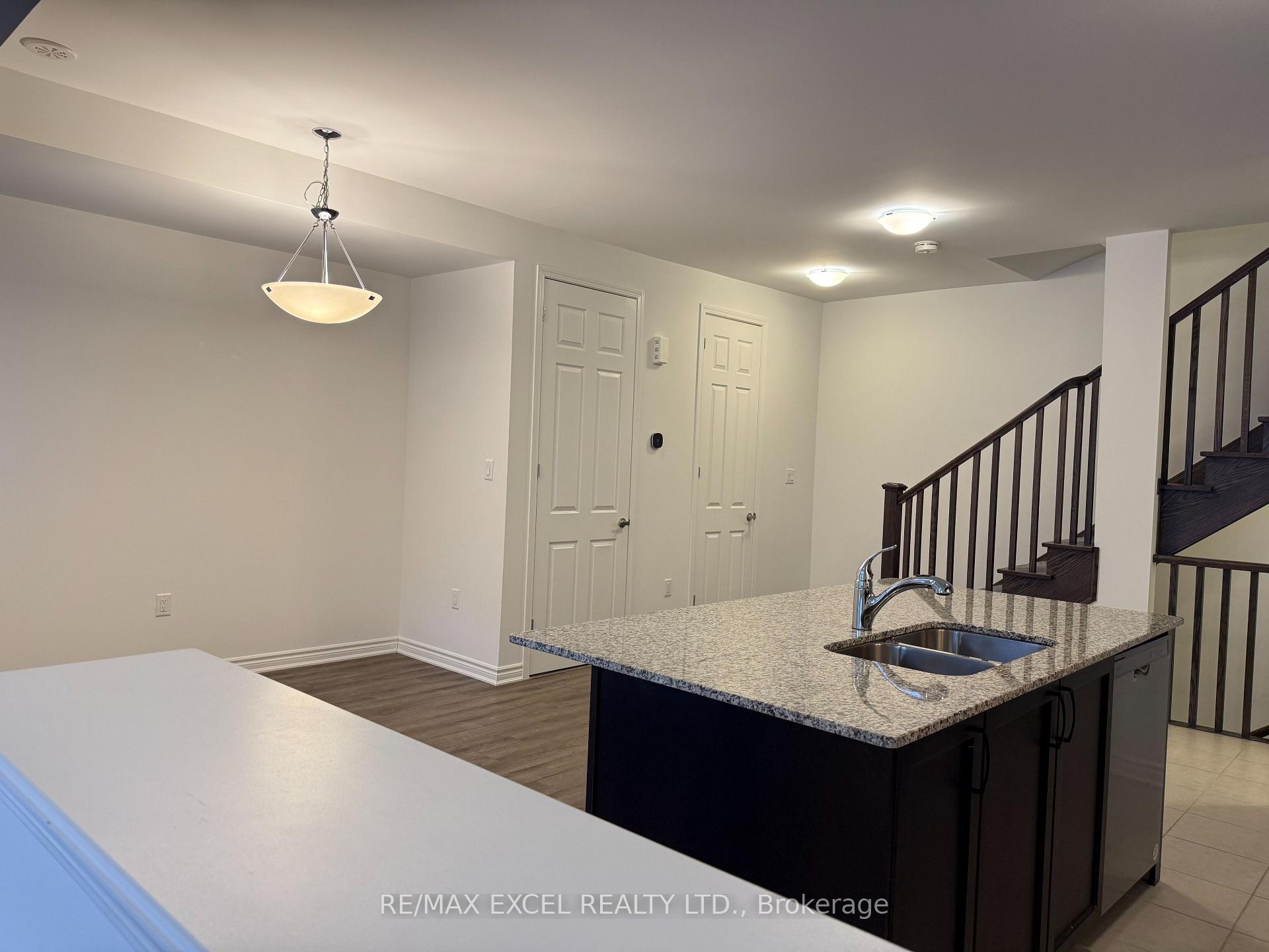 Photo 4 of 155 Keppel Circle, Brampton, Northwest Brampton — HOMEH