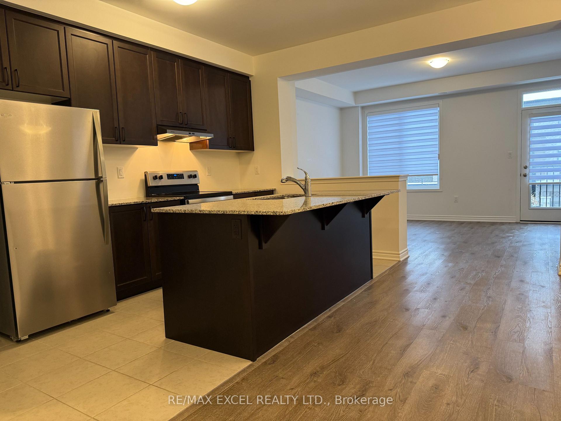 Photo 8 of 155 Keppel Circle, Brampton, Northwest Brampton — HOMEH