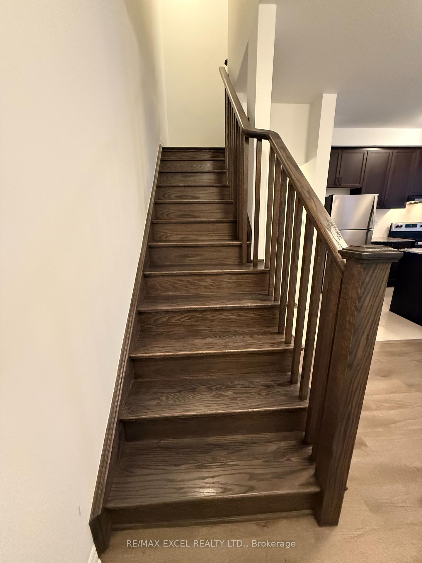 Photo 12 of 155 Keppel Circle, Brampton, Northwest Brampton — HOMEH