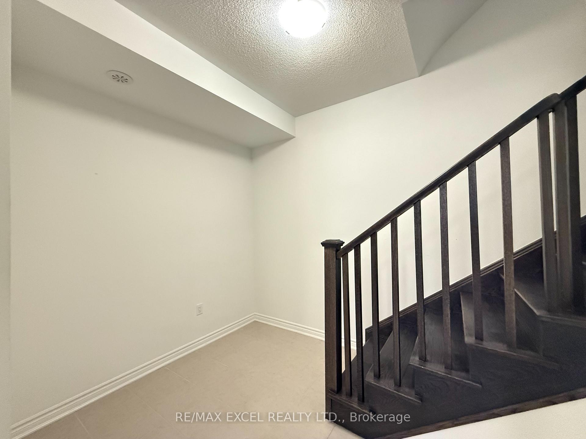 Photo 22 of 155 Keppel Circle, Brampton, Northwest Brampton — HOMEH