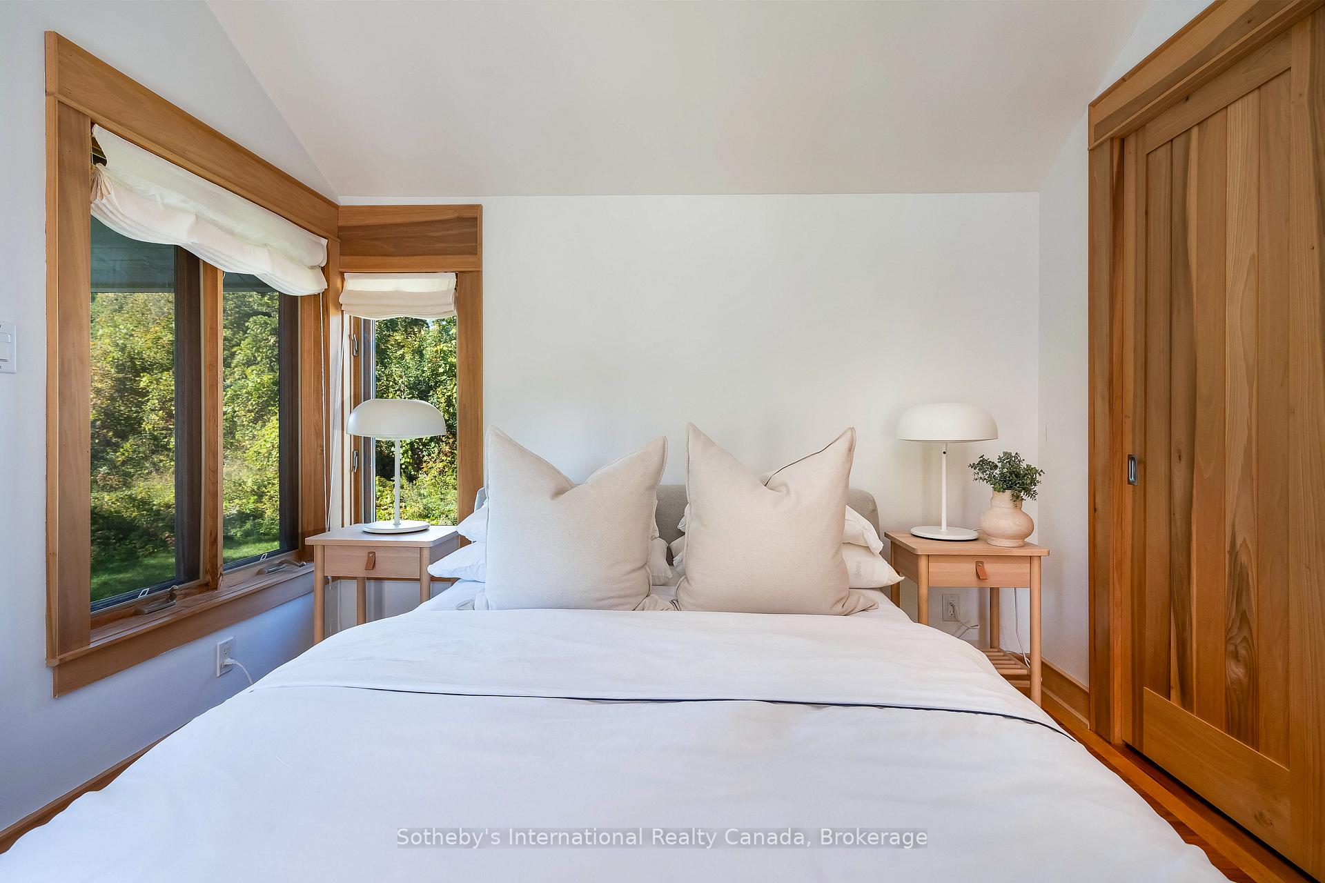 Photo 10 of 797462 East Back Line, Chatsworth — HOMEH