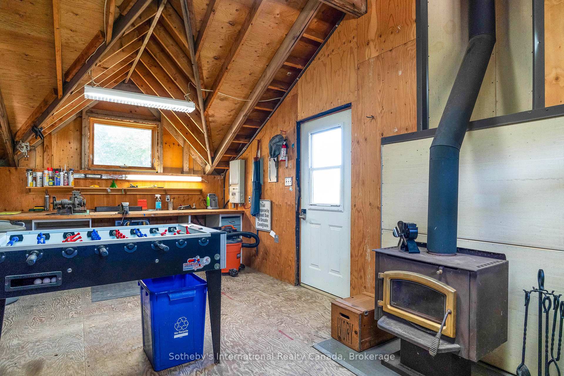 Photo 37 of 797462 East Back Line, Chatsworth — HOMEH