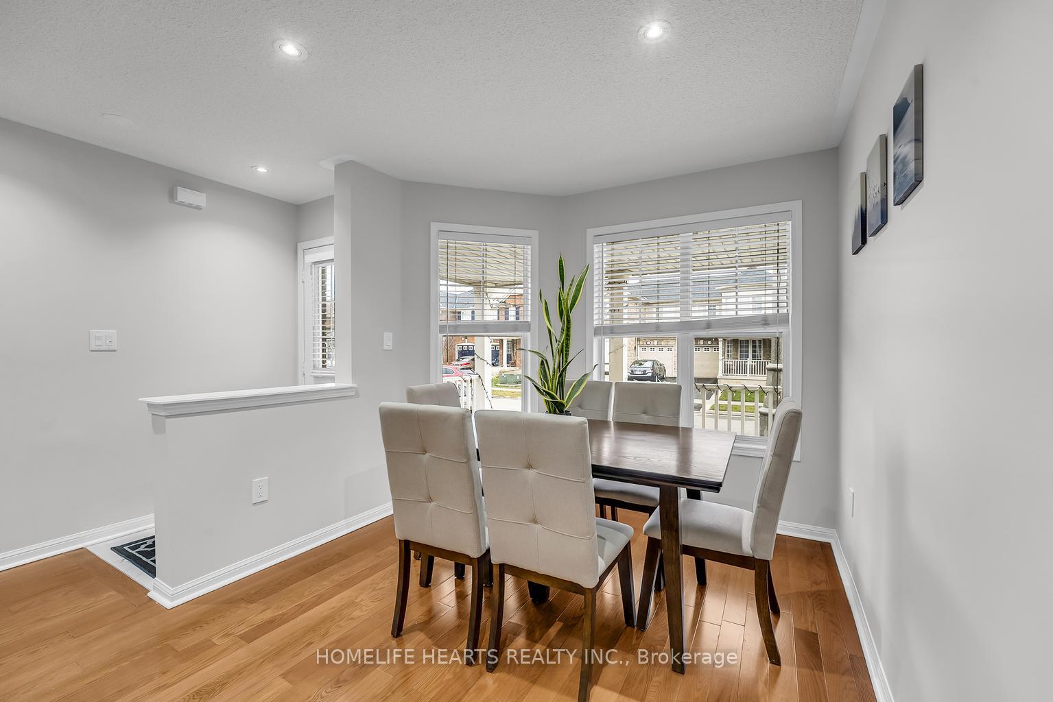 Photo 5 of 101 Owlridge Drive, Brampton, Credit Valley — HOMEH