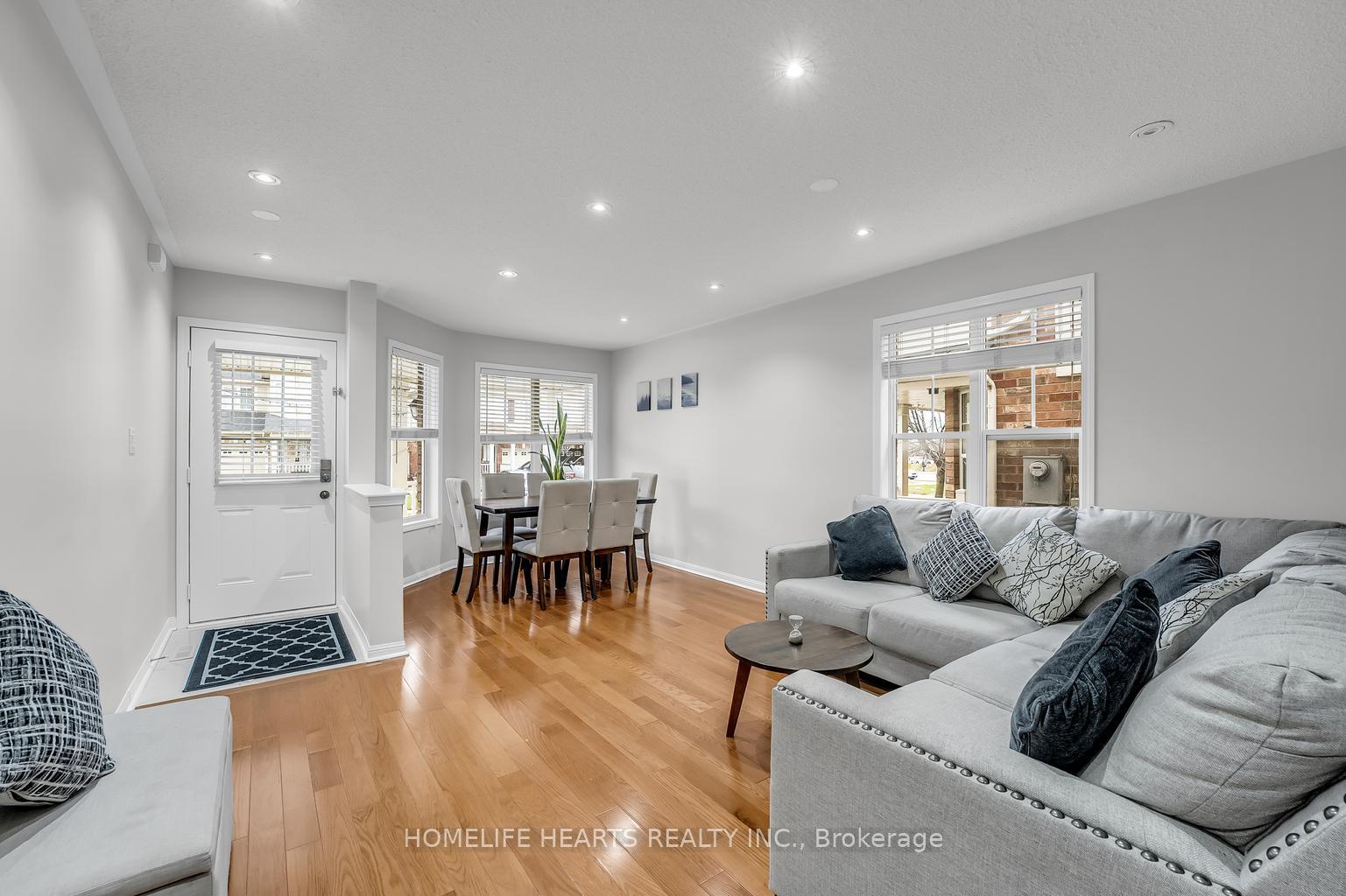 Photo 7 of 101 Owlridge Drive, Brampton, Credit Valley — HOMEH