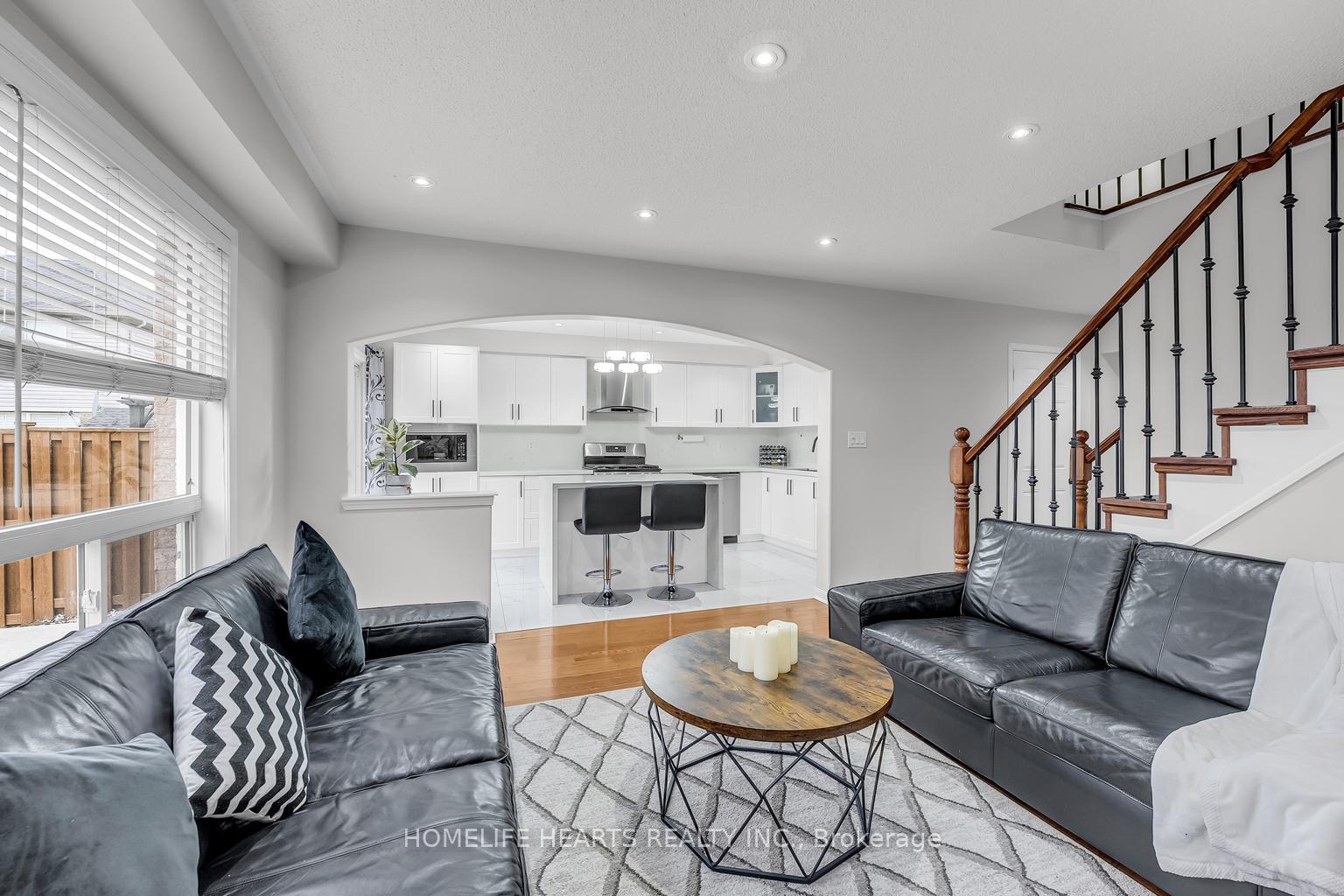 Photo 11 of 101 Owlridge Drive, Brampton, Credit Valley — HOMEH
