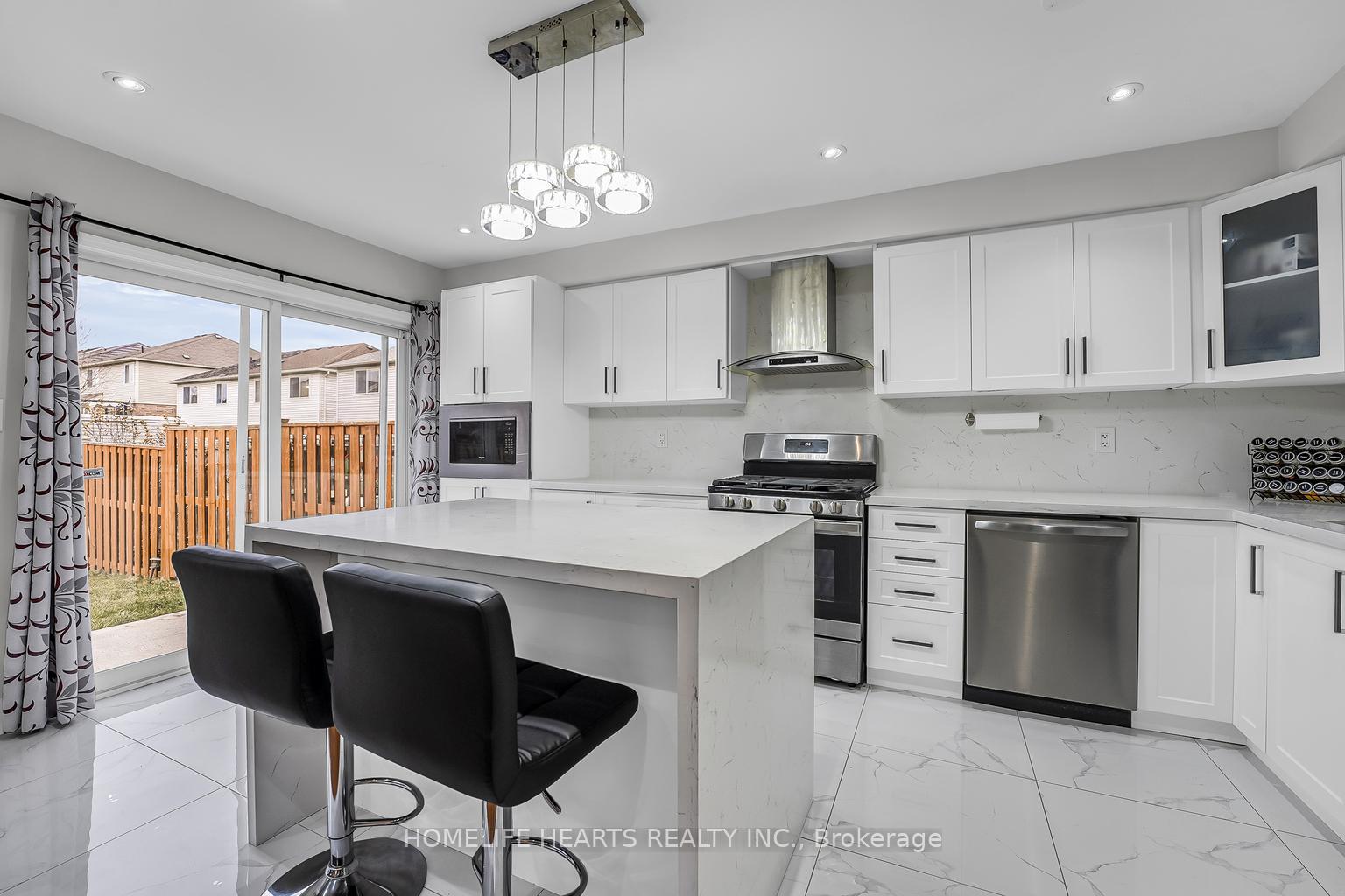 Photo 12 of 101 Owlridge Drive, Brampton, Credit Valley — HOMEH