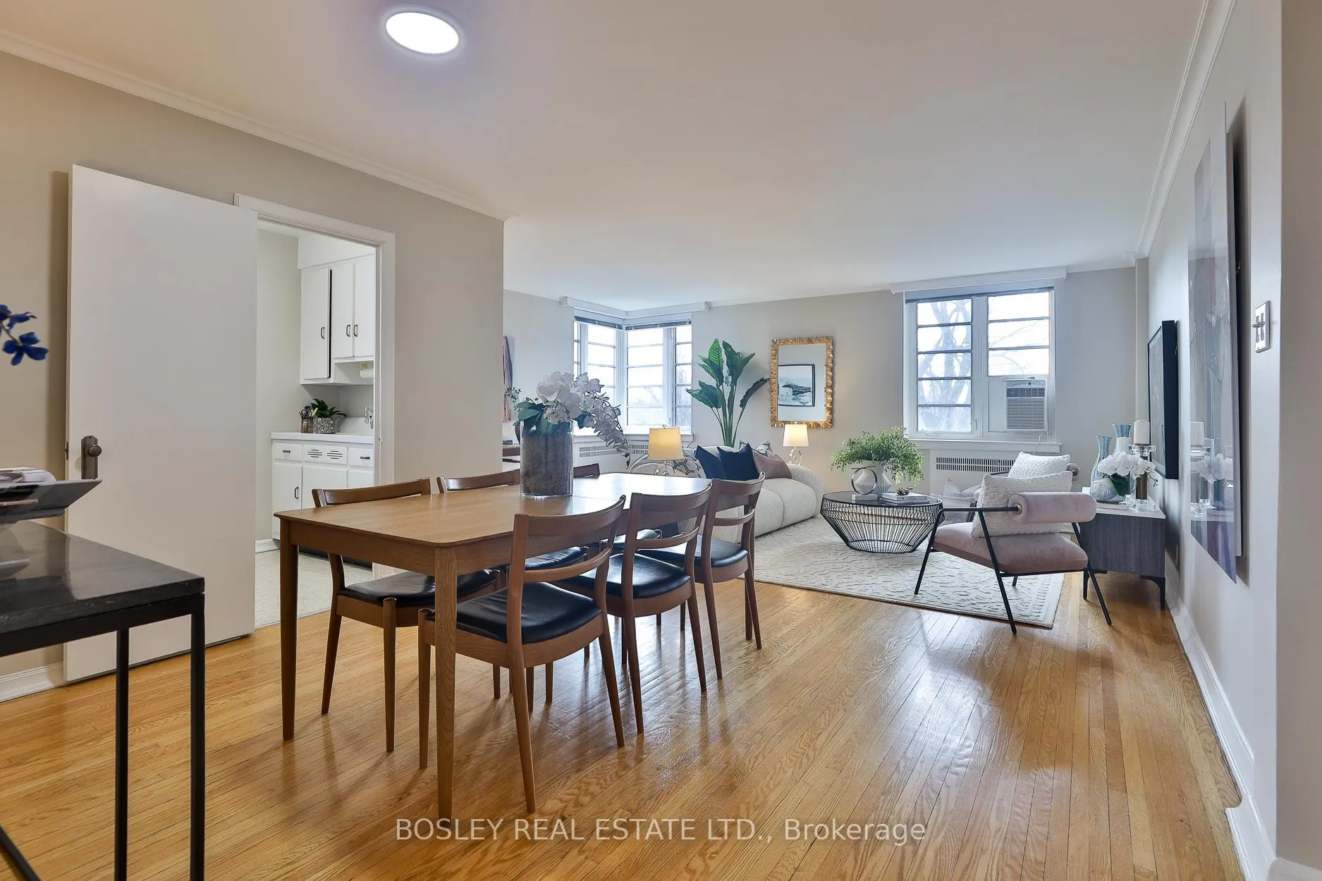 Front of Unit 201, 707 Eglinton Avenue W