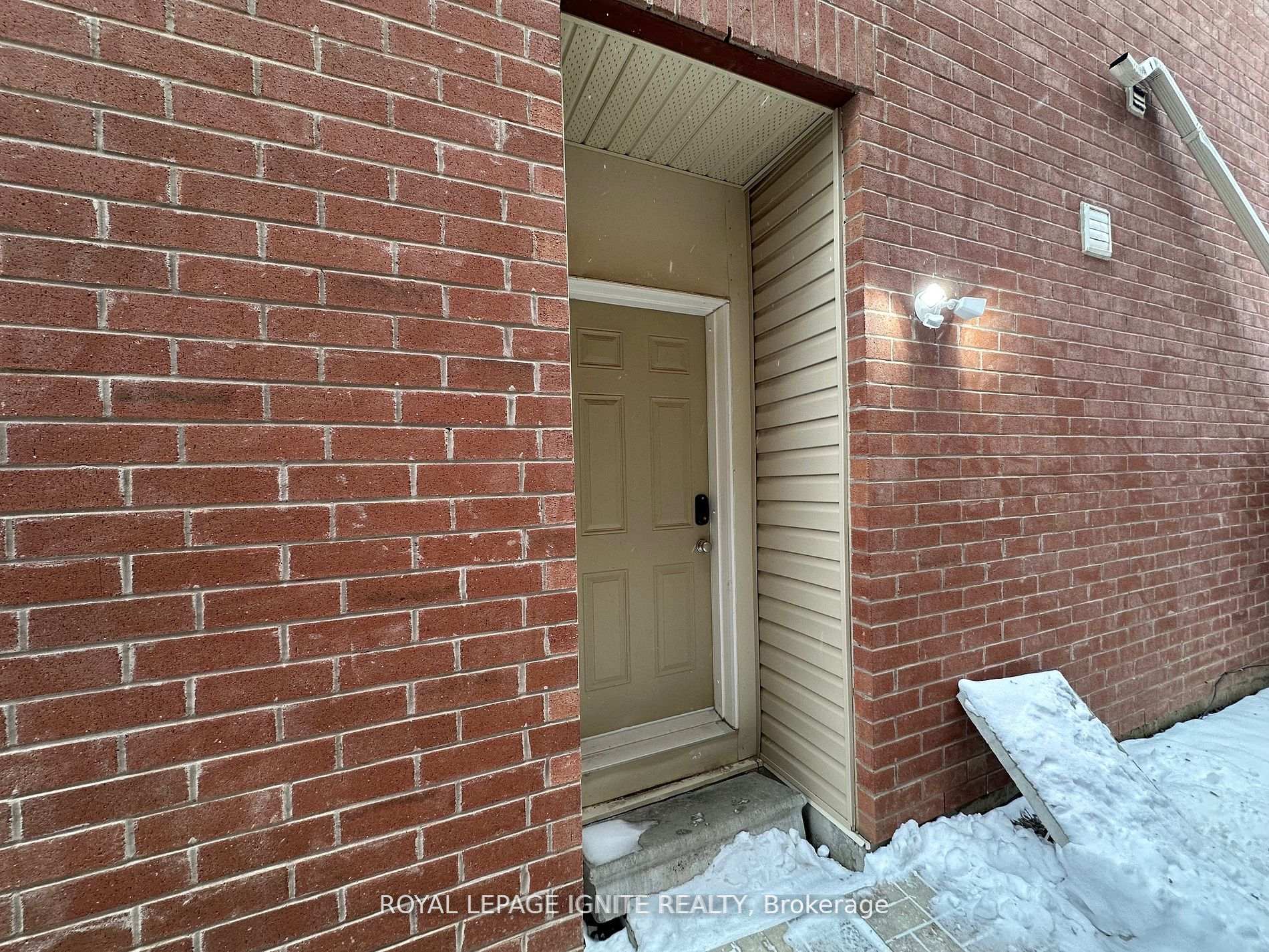 Photo 3 of Unit Bsmt, 95 Miracle Trail, Brampton, Northwest Brampton — HOMEH