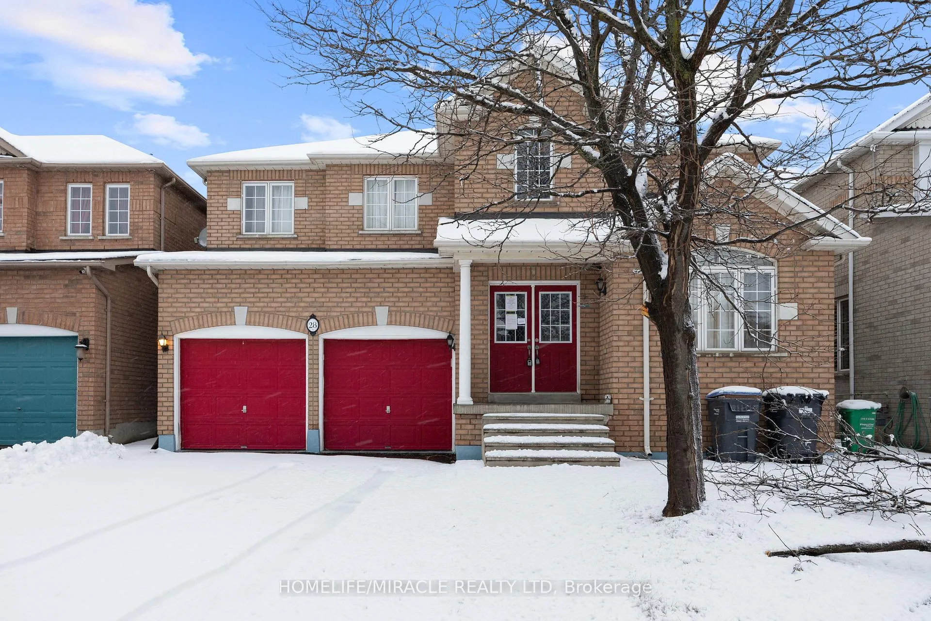 Photo 2 of 28 Bramfield Street, Brampton, Fletcher's Meadow — HOMEH