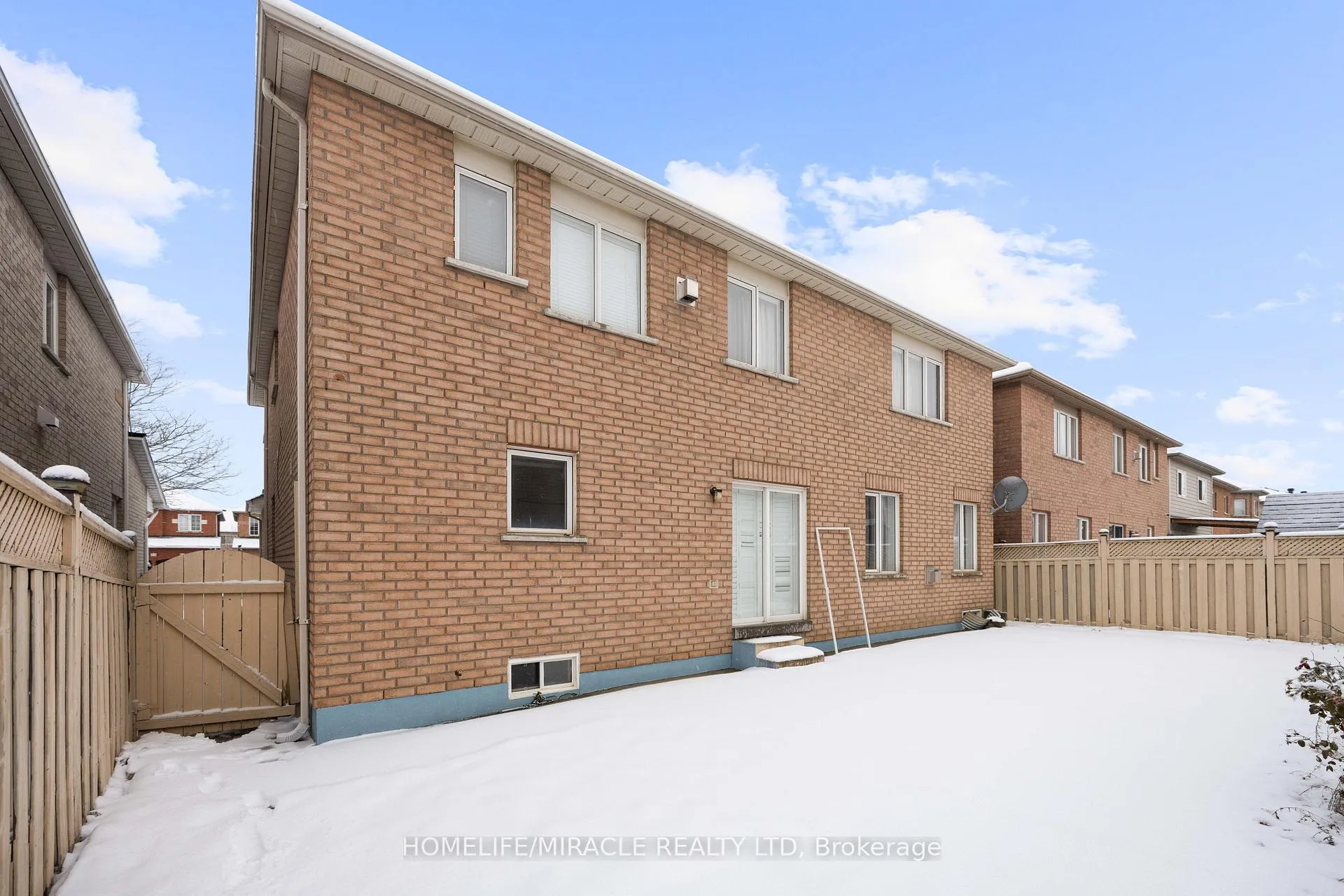 Photo 40 of 28 Bramfield Street, Brampton, Fletcher's Meadow — HOMEH
