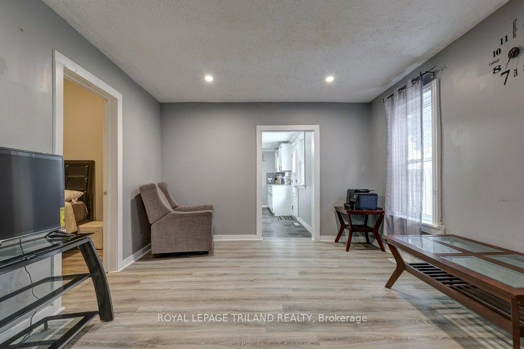 Photo 8 of 31 Malakoff Street, St. Thomas — HOMEH