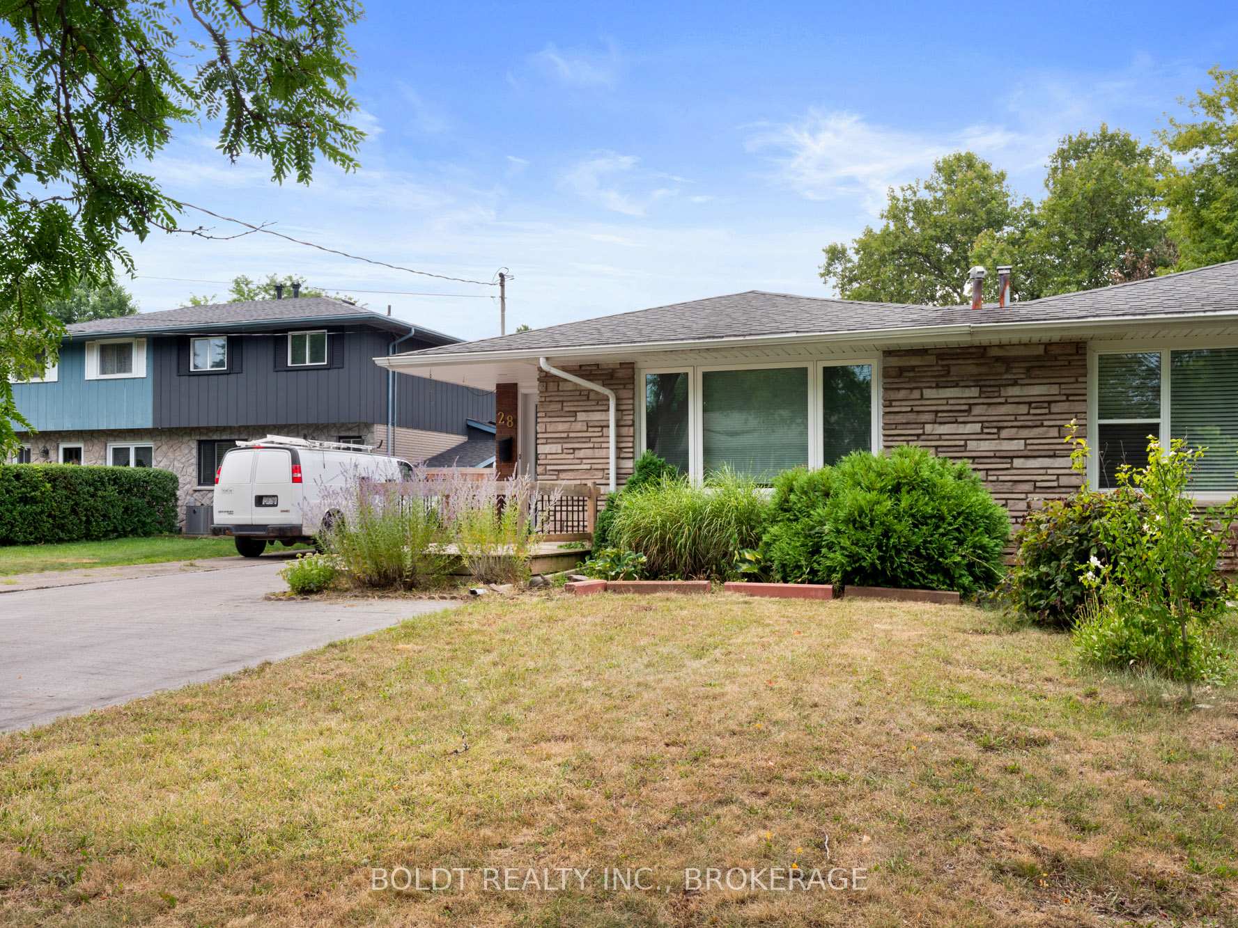 Photo 2 of 28 Cypress Street, St. Catharines, Lakeport — HOMEH
