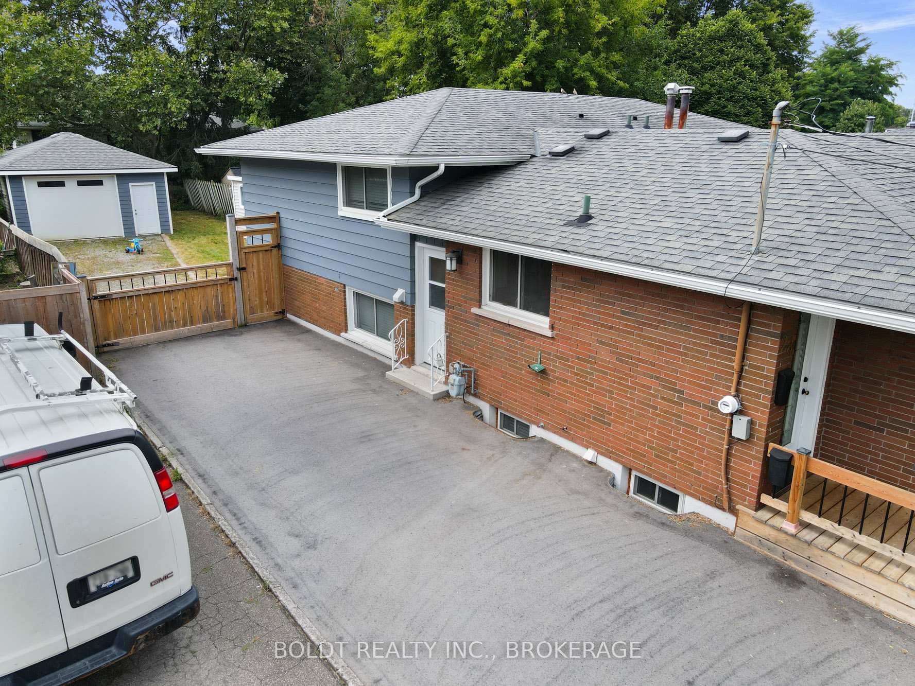 Photo 4 of 28 Cypress Street, St. Catharines, Lakeport — HOMEH