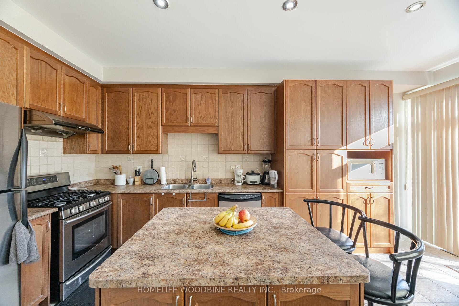 Photo 7 of 29 Calm Waters Crescent, Brampton, Madoc — HOMEH