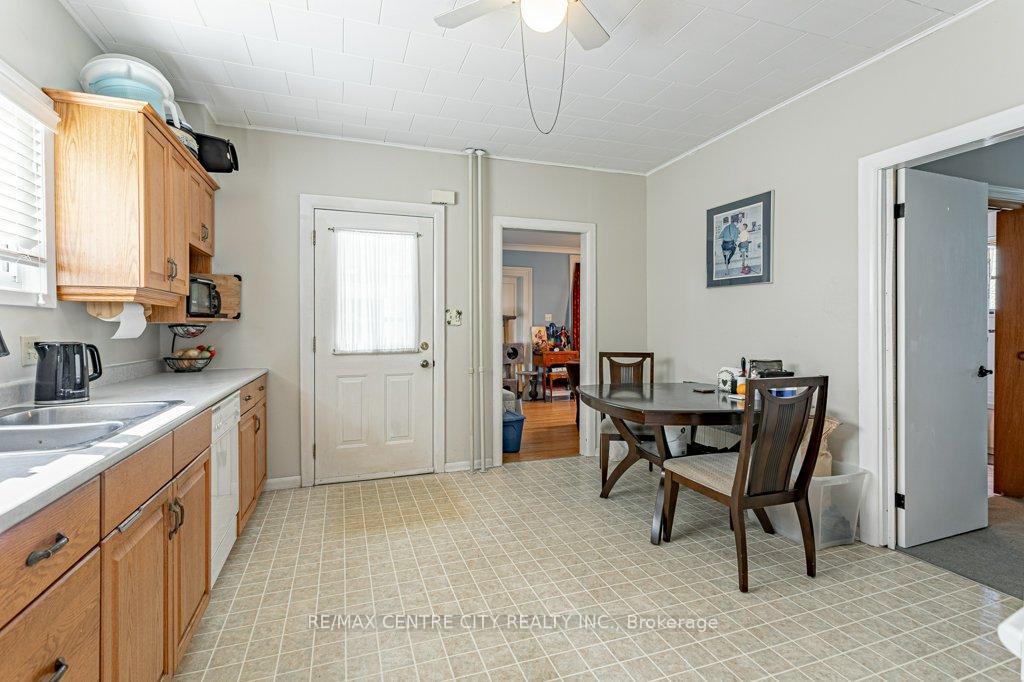Photo 5 of 9 Scott Street, St. Thomas — HOMEH