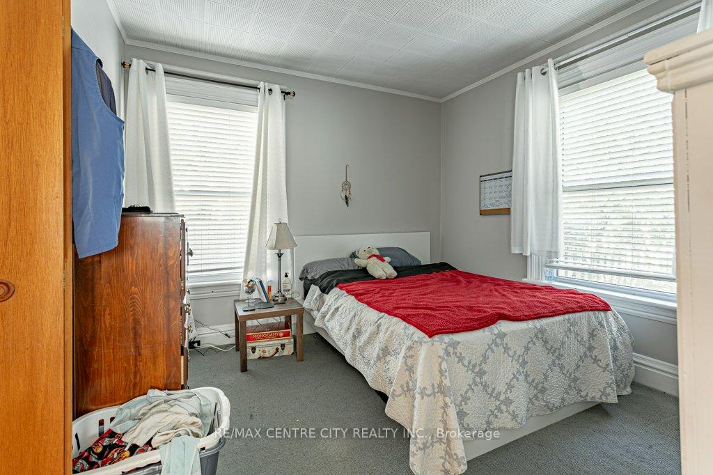 Photo 7 of 9 Scott Street, St. Thomas — HOMEH