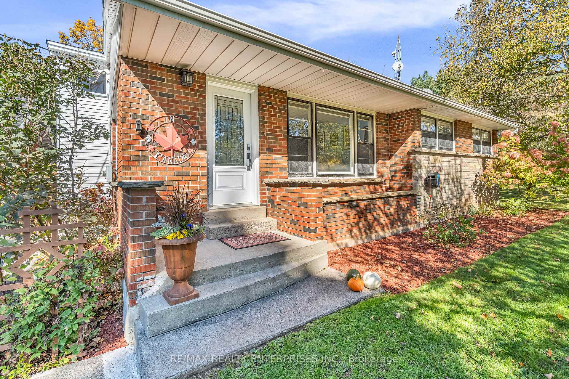Photo 2 of 511 Campbellville Road, Hamilton, Rural Flamborough — HOMEH