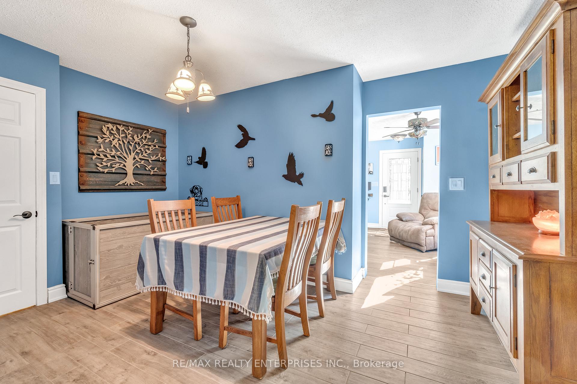 Photo 10 of 511 Campbellville Road, Hamilton, Rural Flamborough — HOMEH