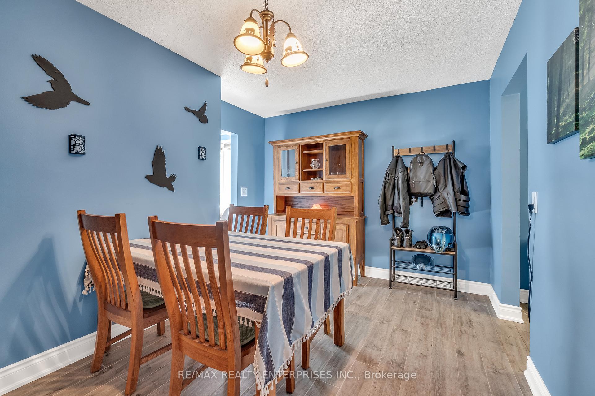Photo 11 of 511 Campbellville Road, Hamilton, Rural Flamborough — HOMEH