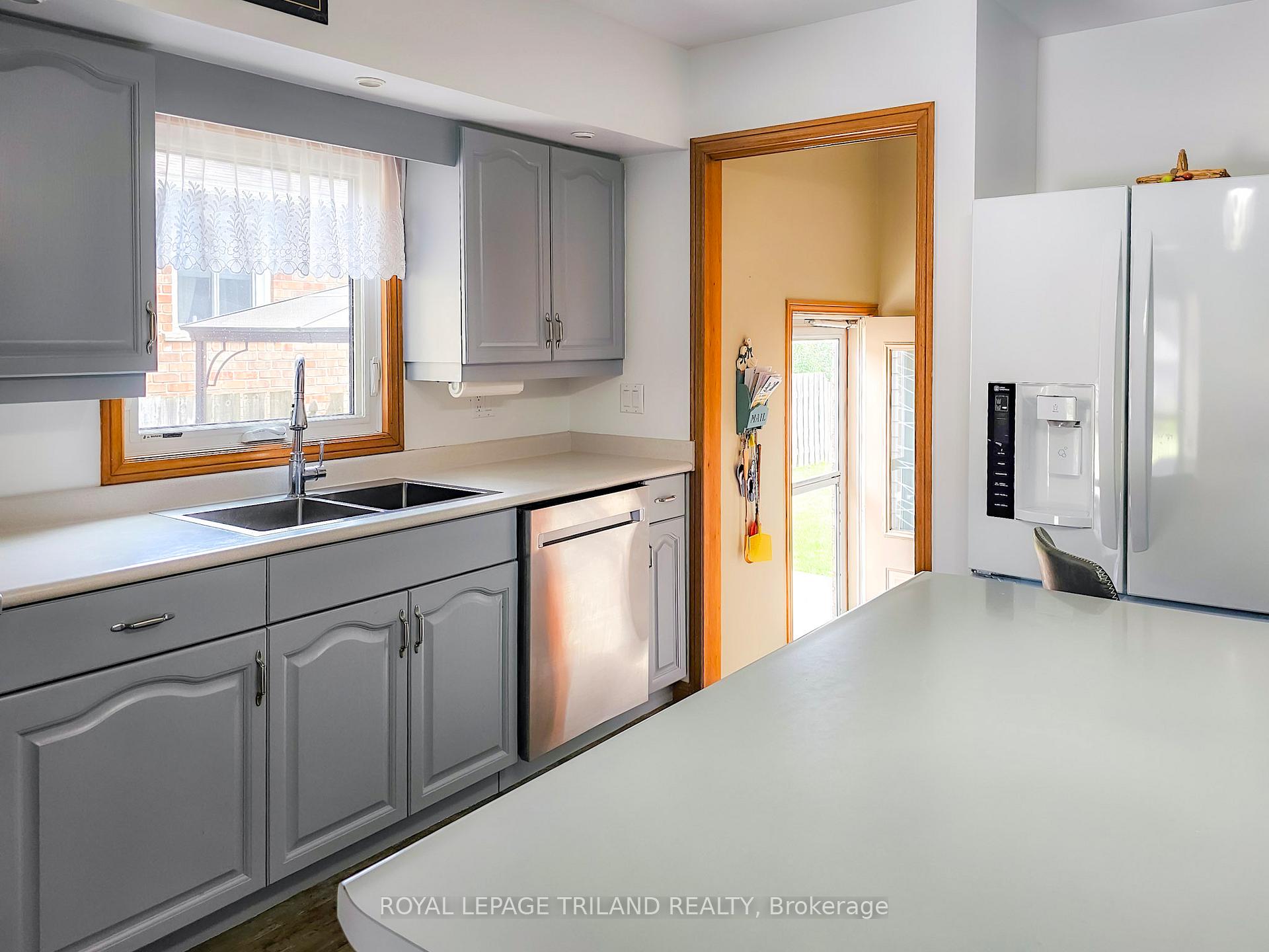 Photo 7 of 28 Rickwood Place, St. Thomas — HOMEH