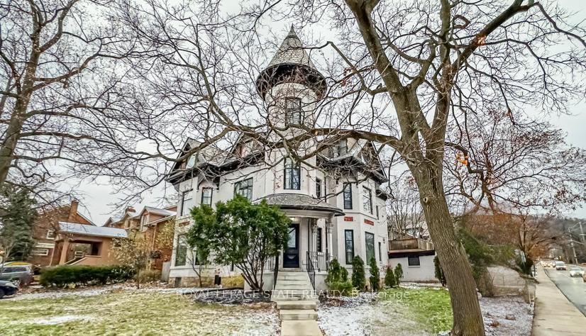 Front of 347 Queen Street S