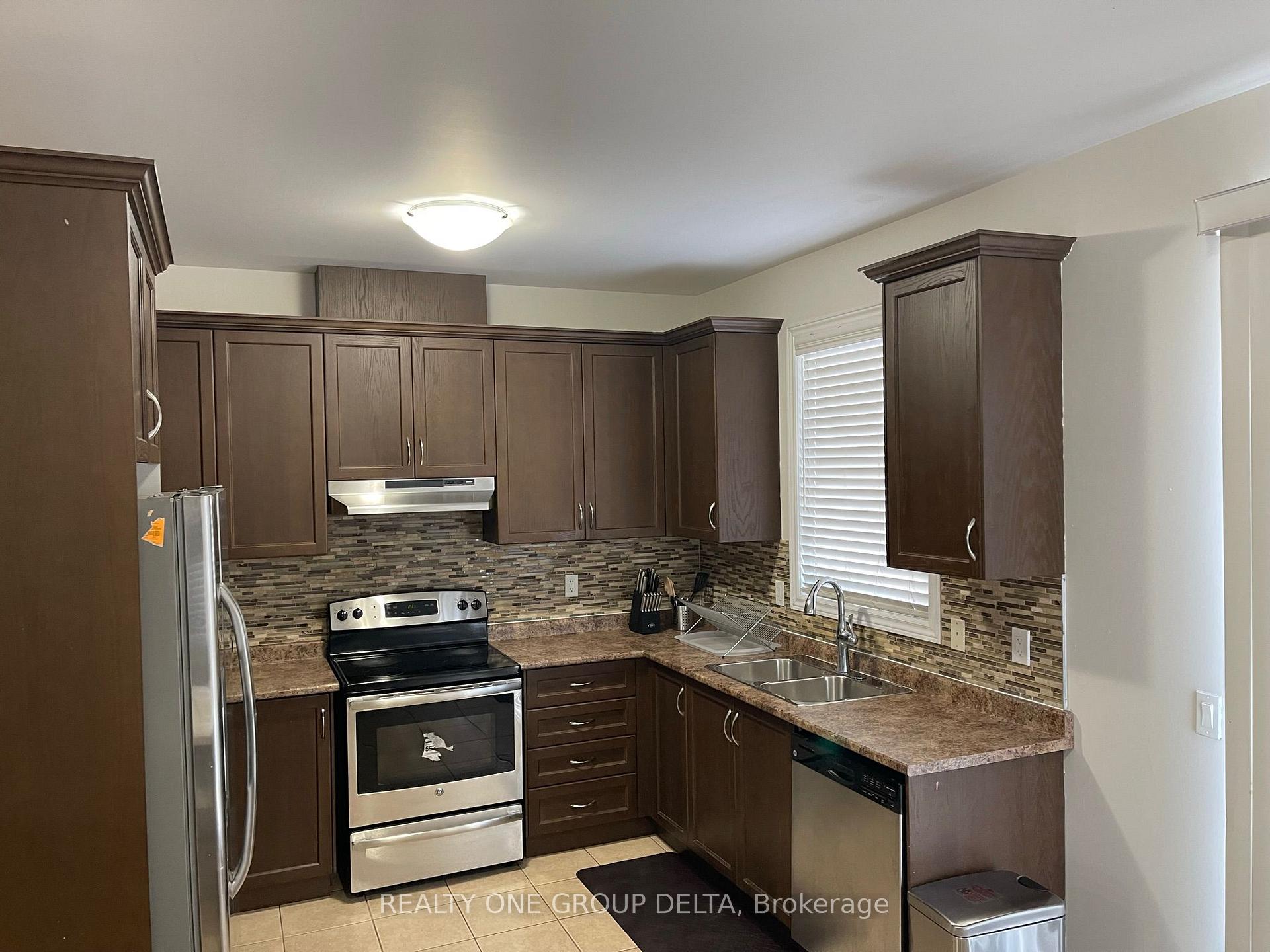 Photo 5 of 98 Aspermont Crescent, Brampton, Bram East — HOMEH