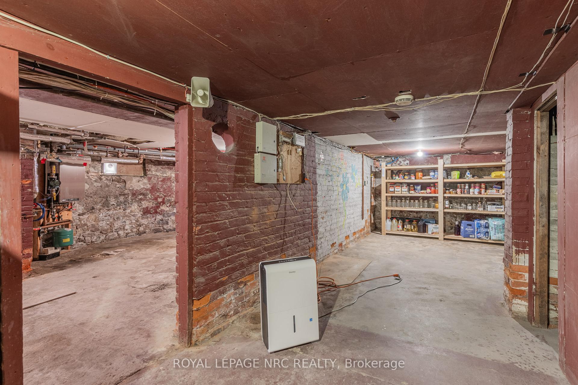 Photo 11 of 103 Maple Street, St. Catharines, Downtown — HOMEH