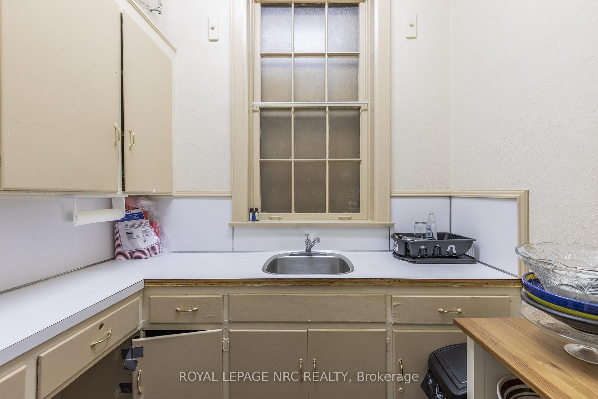 Photo 19 of 103 Maple Street, St. Catharines, Downtown — HOMEH