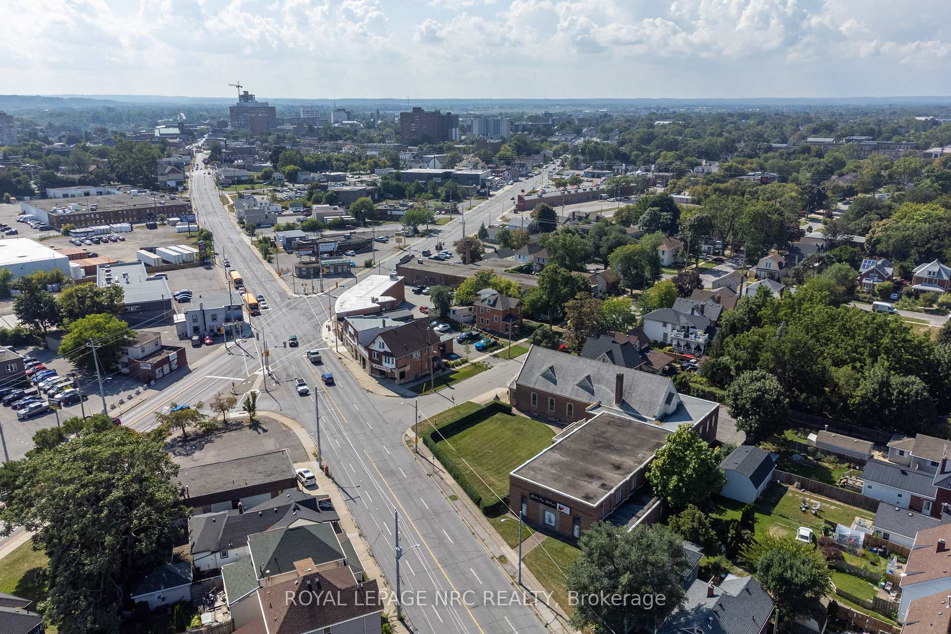 Photo 34 of 103 Maple Street, St. Catharines, Downtown — HOMEH