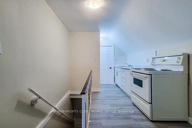Photo 3 of 300 Balmoral Avenue N, Hamilton, Crown Point — HOMEH