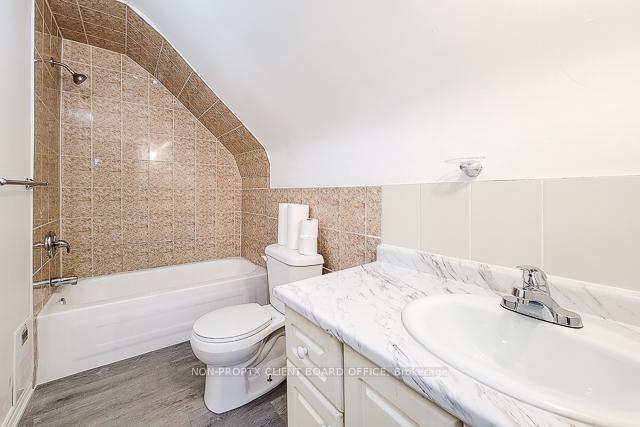 Photo 6 of 300 Balmoral Avenue N, Hamilton, Crown Point — HOMEH