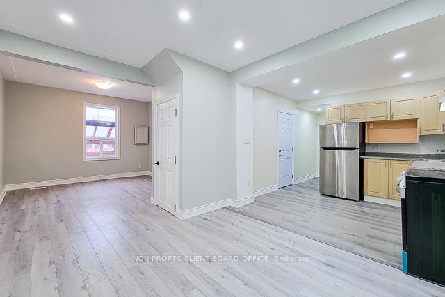 Photo 18 of 300 Balmoral Avenue N, Hamilton, Crown Point — HOMEH