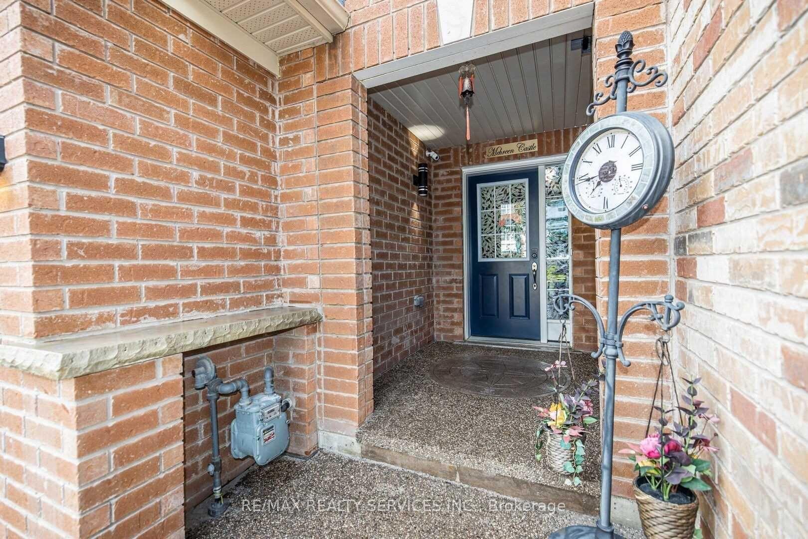 Photo 3 of 68 Colonel Frank Ching Crescent N, Brampton, Fletcher's West — HOMEH