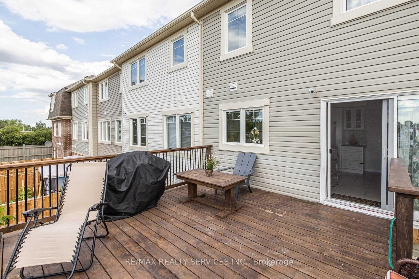 Photo 23 of 68 Colonel Frank Ching Crescent N, Brampton, Fletcher's West — HOMEH
