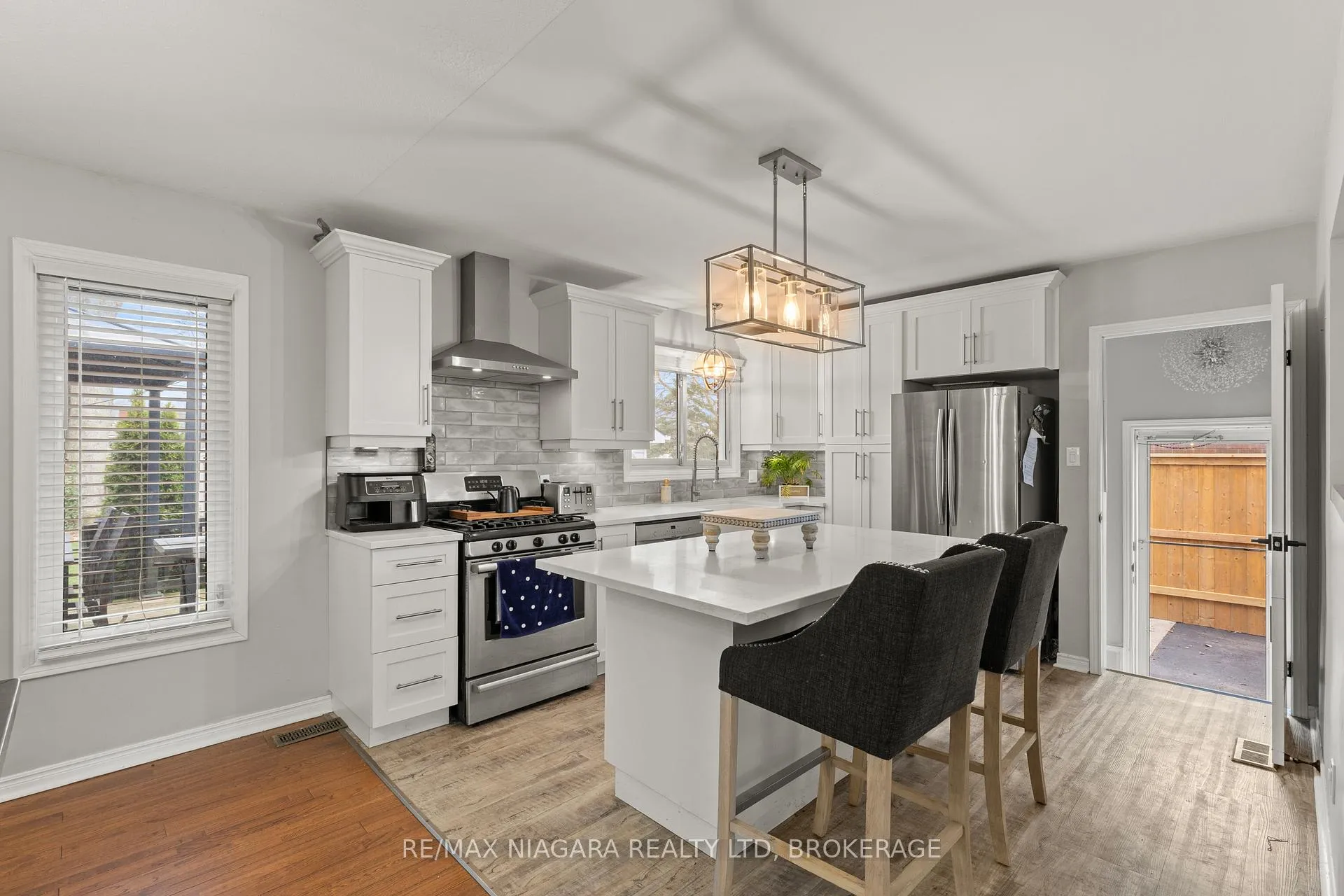 Photo 8 of 8739 Champlain Drive, Niagara Falls, Chippawa — HOMEH