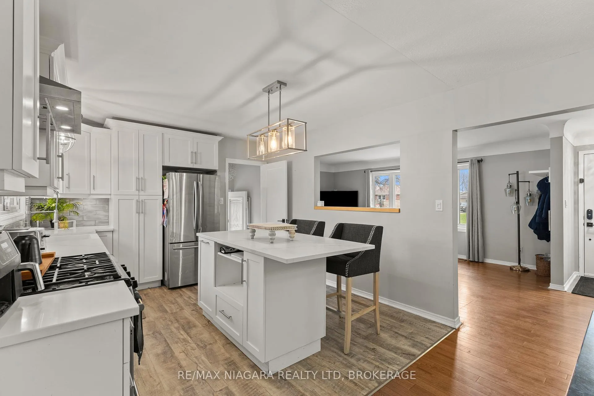 Photo 11 of 8739 Champlain Drive, Niagara Falls, Chippawa — HOMEH
