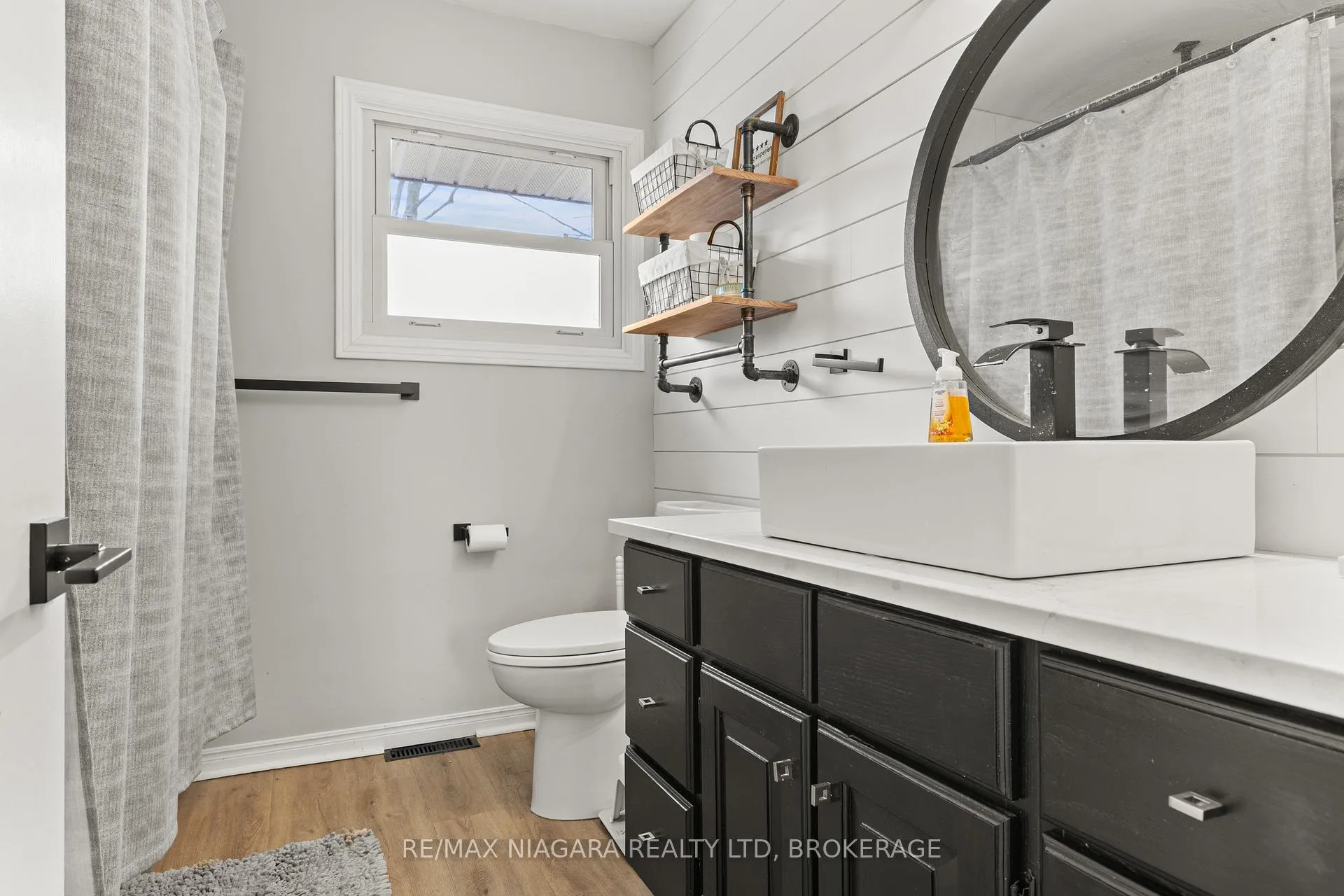 Photo 13 of 8739 Champlain Drive, Niagara Falls, Chippawa — HOMEH