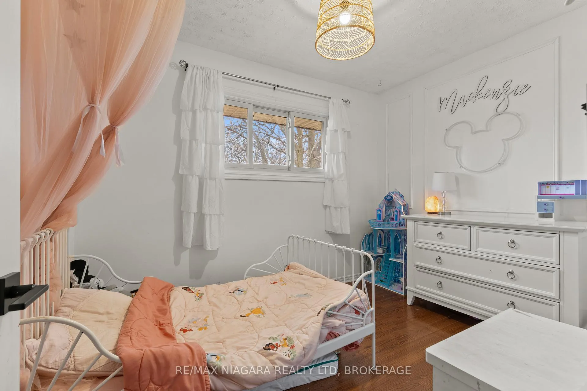 Photo 16 of 8739 Champlain Drive, Niagara Falls, Chippawa — HOMEH