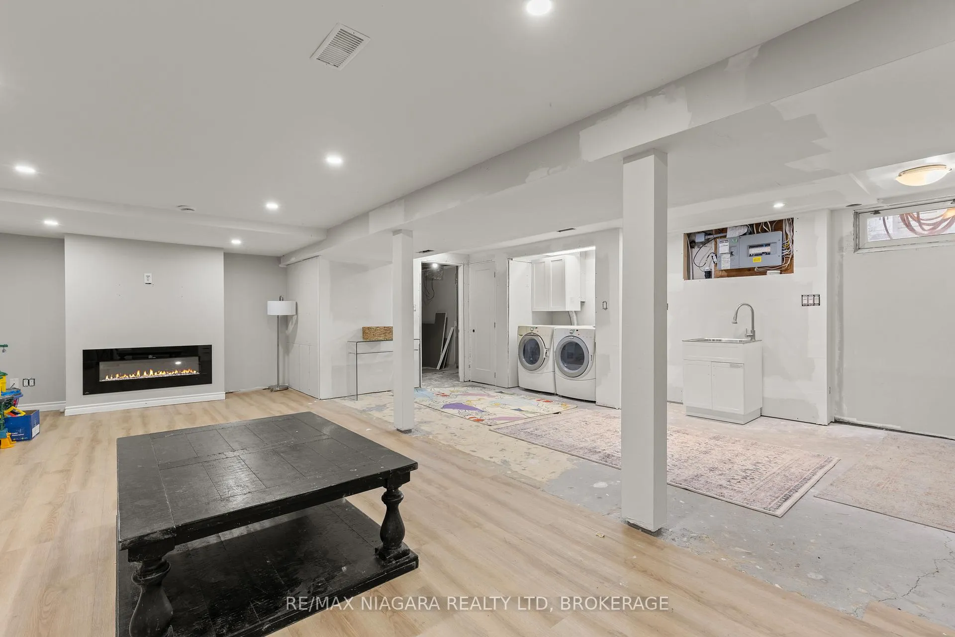 Photo 18 of 8739 Champlain Drive, Niagara Falls, Chippawa — HOMEH