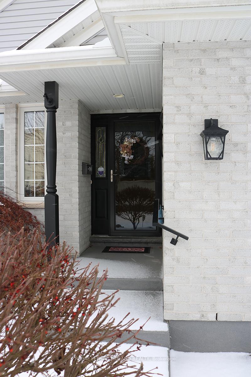 Photo 3 of 53 Augusta Crescent, St. Thomas — HOMEH