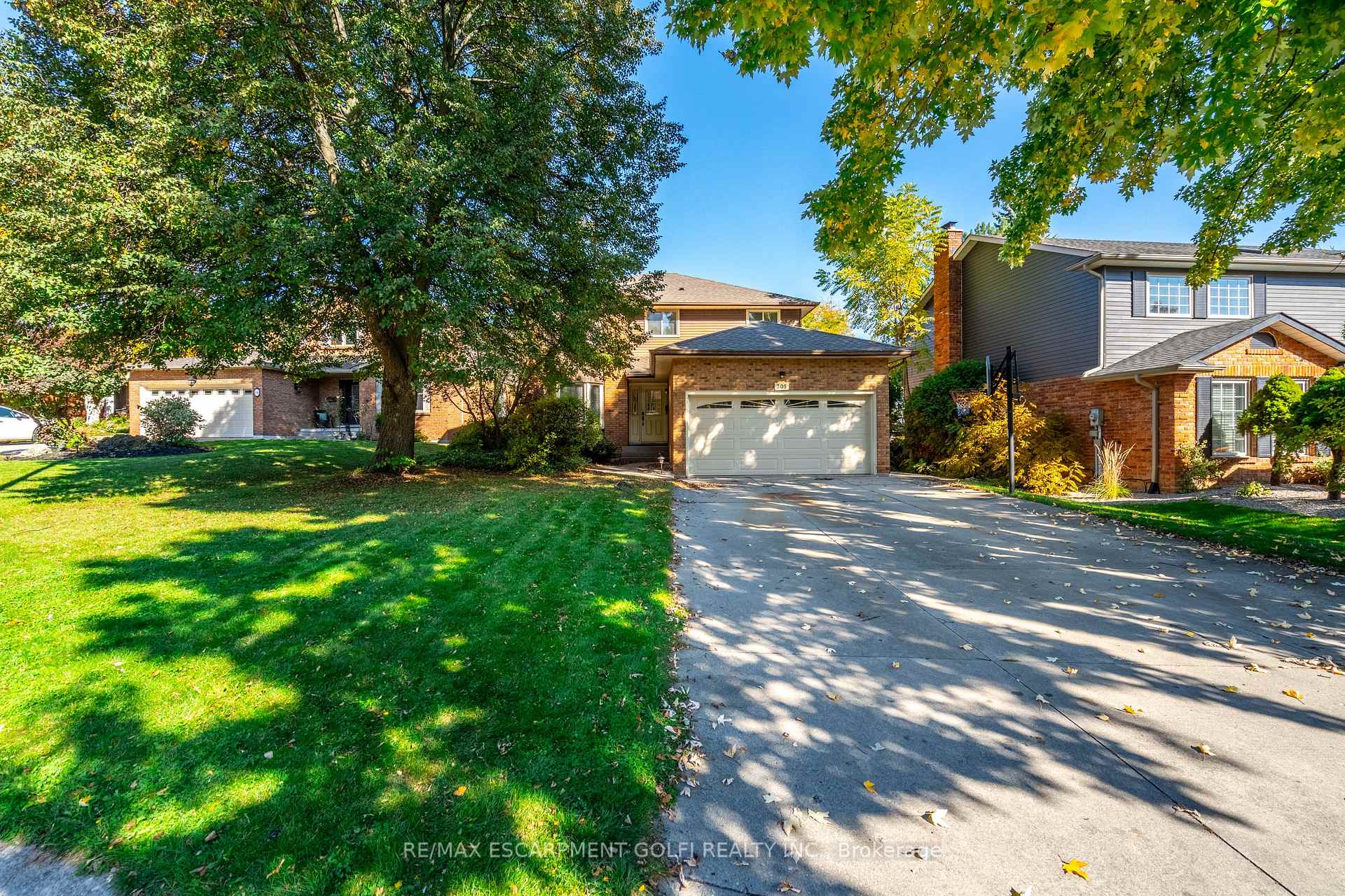 Photo 1 of 305 Woodland Drive, Hamilton, Ancaster — HOMEH