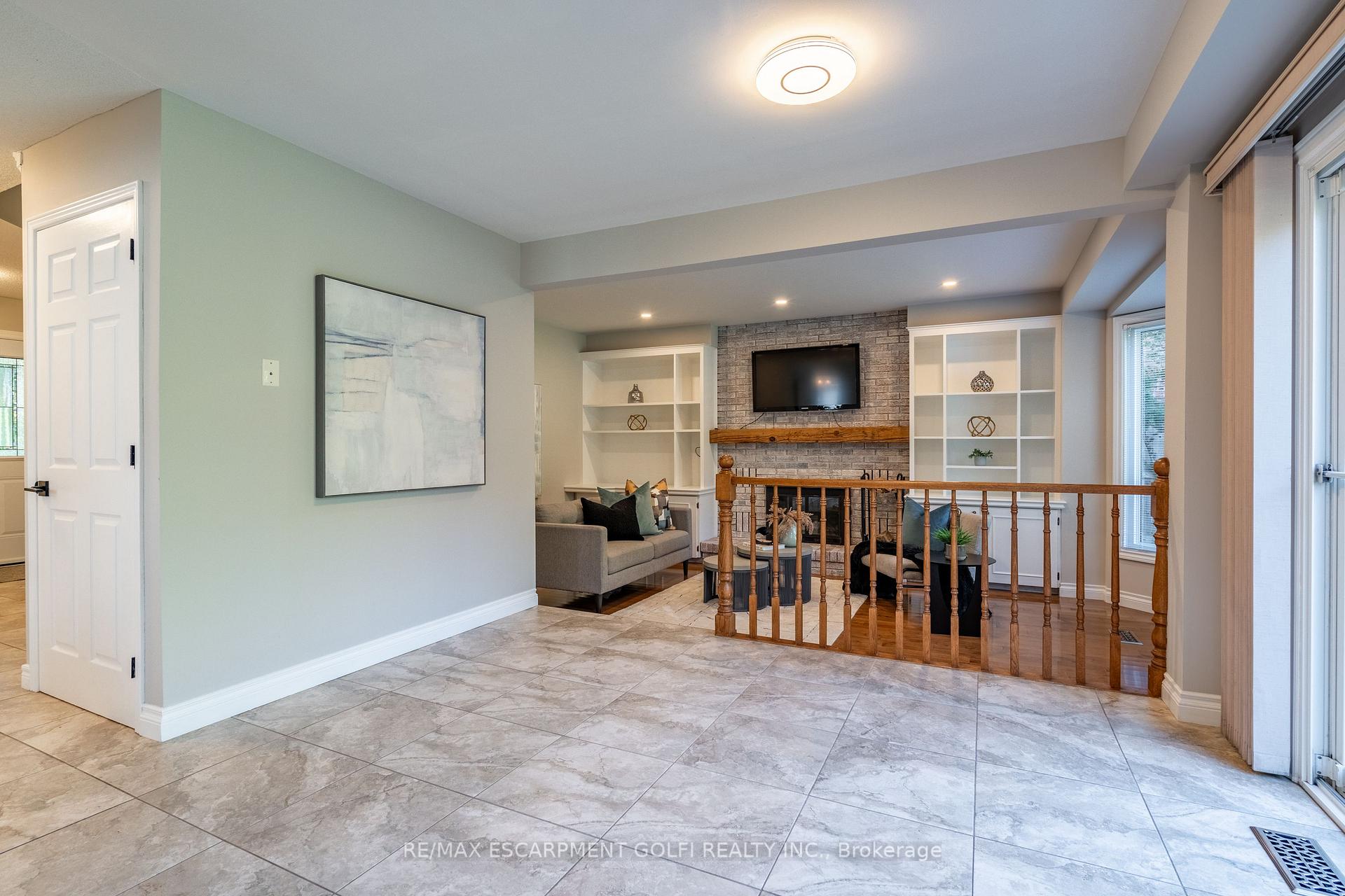 Photo 8 of 305 Woodland Drive, Hamilton, Ancaster — HOMEH