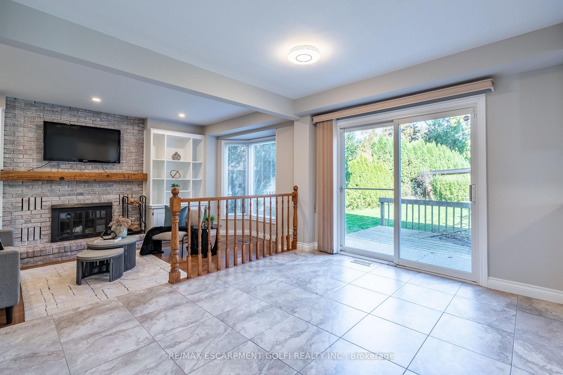 Photo 9 of 305 Woodland Drive, Hamilton, Ancaster — HOMEH
