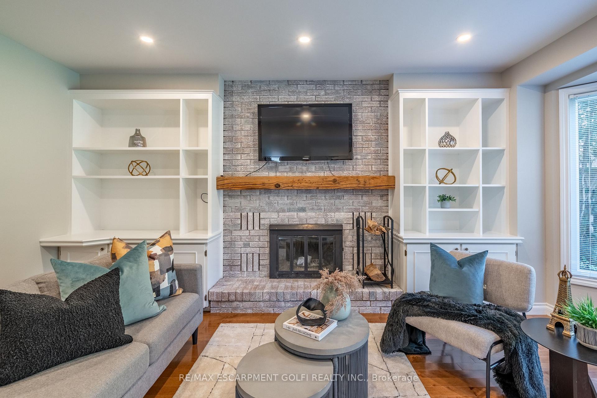 Photo 10 of 305 Woodland Drive, Hamilton, Ancaster — HOMEH