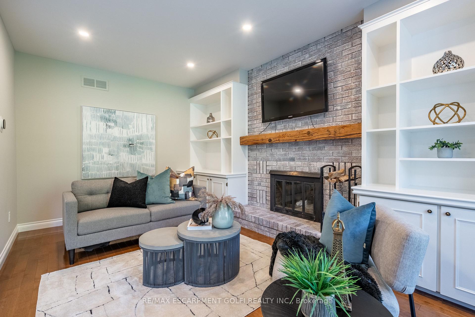 Photo 11 of 305 Woodland Drive, Hamilton, Ancaster — HOMEH