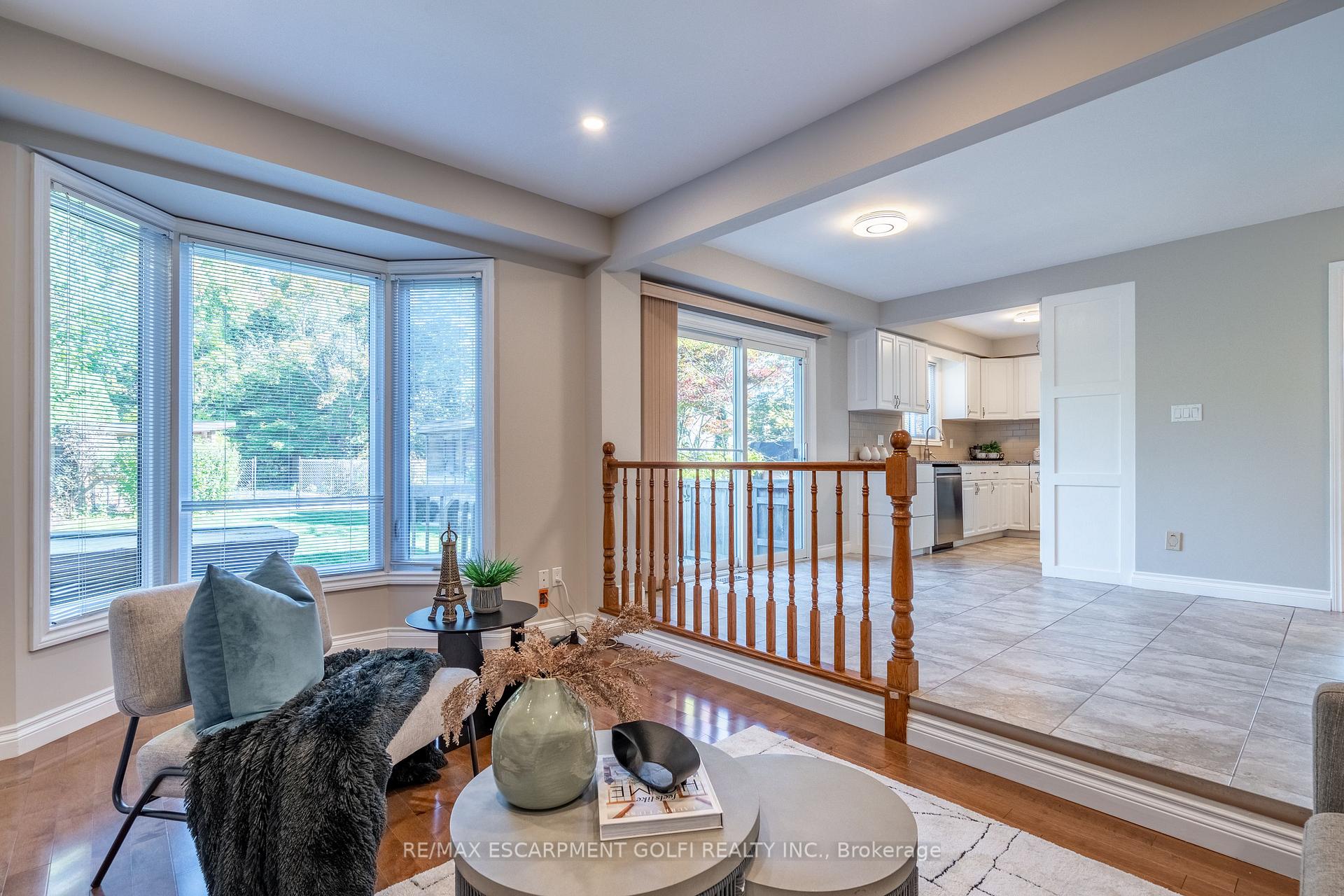 Photo 12 of 305 Woodland Drive, Hamilton, Ancaster — HOMEH