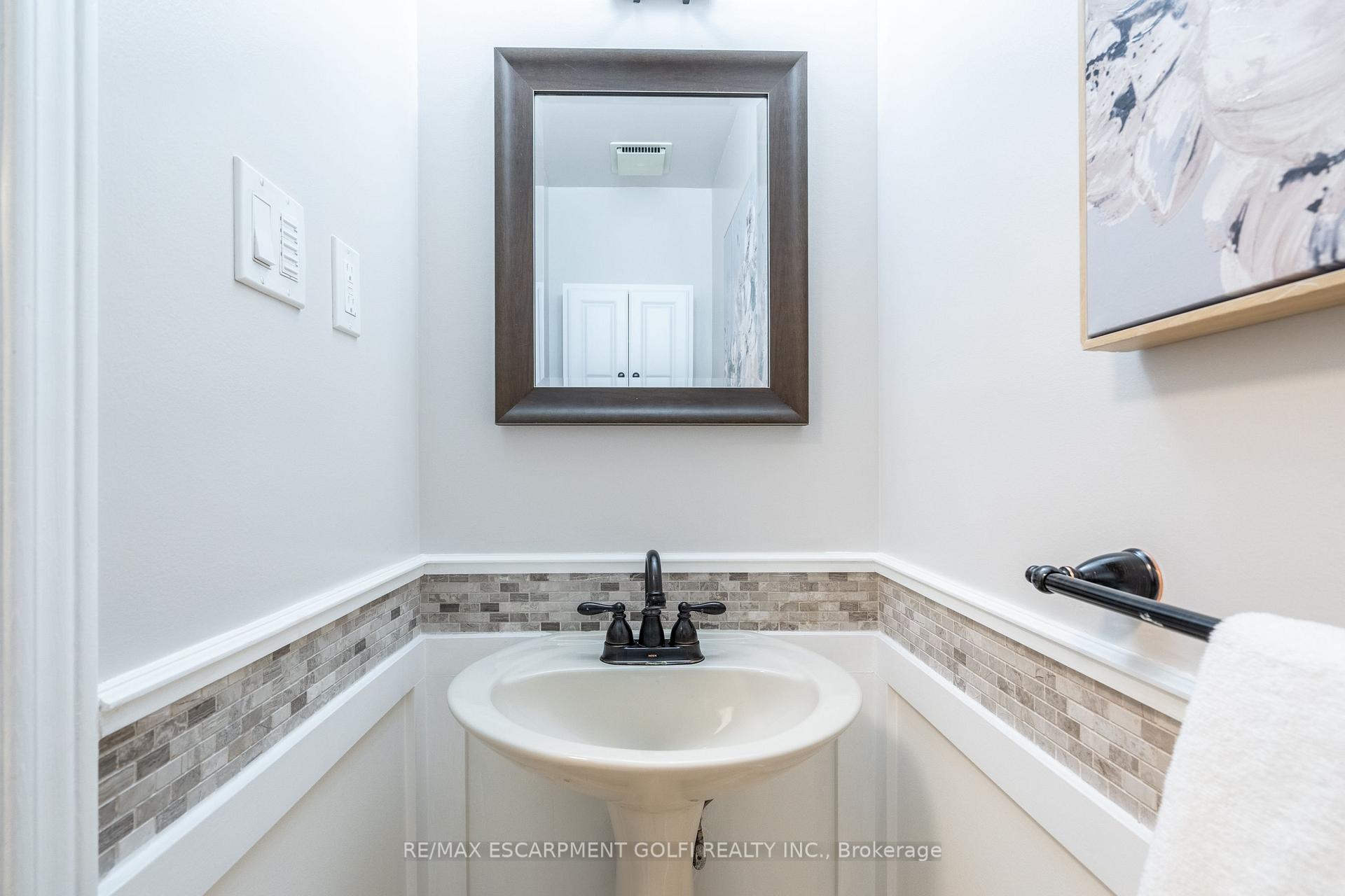 Photo 17 of 305 Woodland Drive, Hamilton, Ancaster — HOMEH