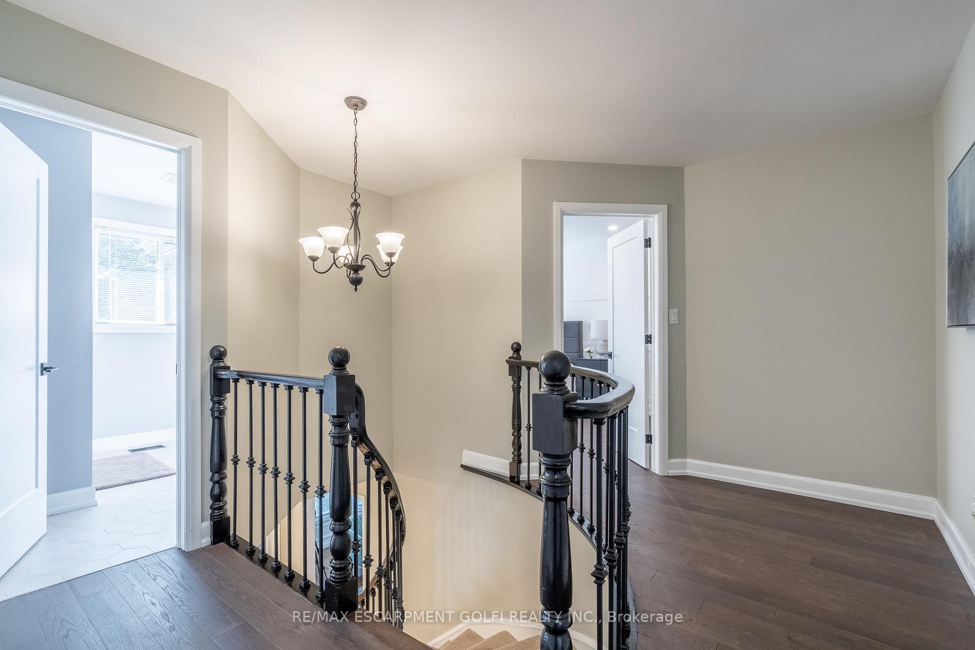 Photo 18 of 305 Woodland Drive, Hamilton, Ancaster — HOMEH