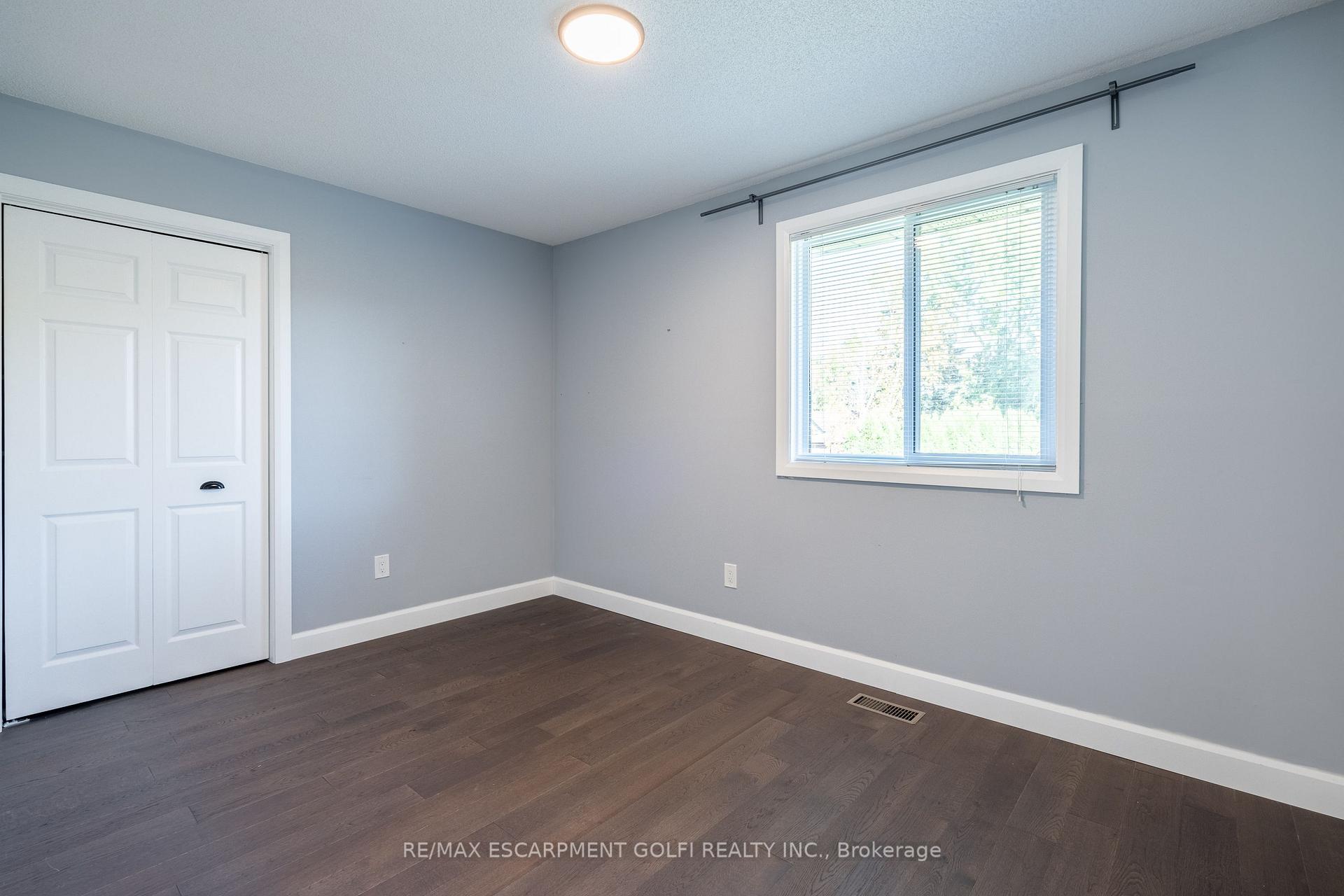 Photo 24 of 305 Woodland Drive, Hamilton, Ancaster — HOMEH
