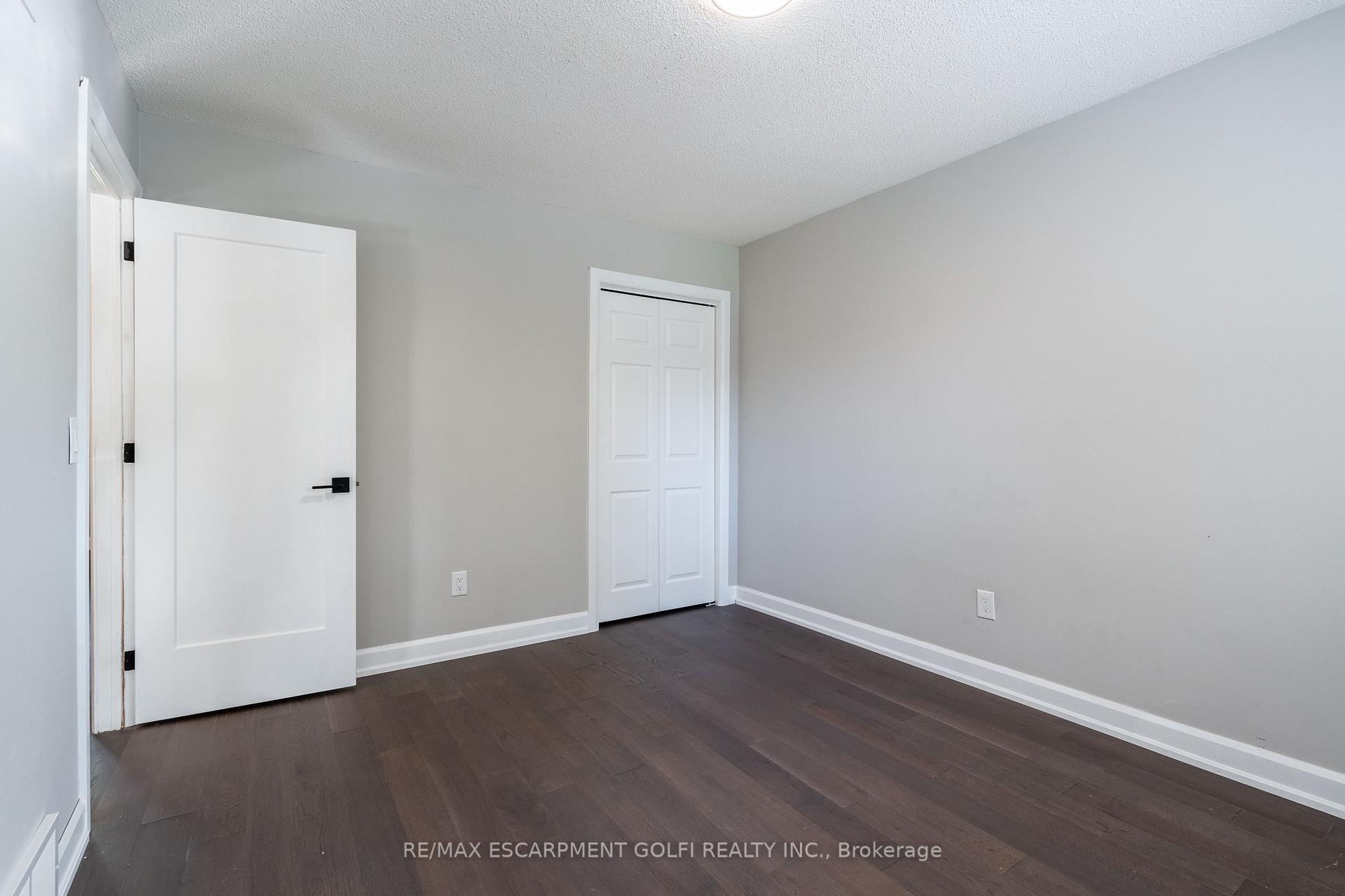 Photo 26 of 305 Woodland Drive, Hamilton, Ancaster — HOMEH
